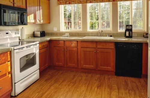 Pinetop Resort | 2 Great Units, Listen to the Forest Sounds From Your Private Porch!