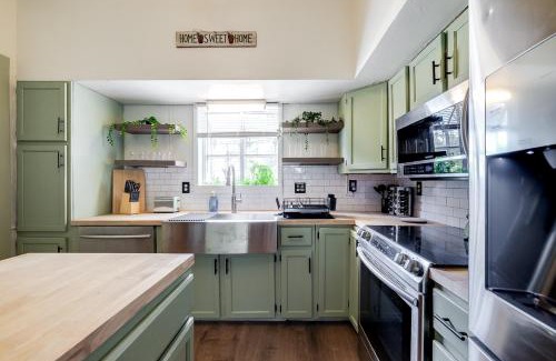 Brunswick House | 2 Houses 20 Mins to Beach - Sleeps 16