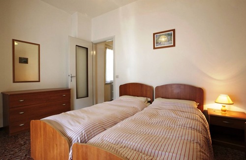 Zenna Apartment | 2 bedroom apartment in small residence right on the beach