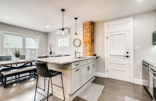 Clintonville House | 2 King Beds, Close to OSU, Zoo & Columbus' Best!