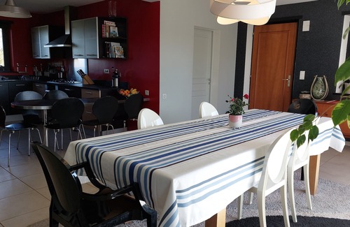 Bidart Villa | 2 km from the beaches of Guéthary, villa 10 people, large garden, mountain view