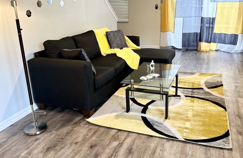 Port Tampa City House | 2 Level Home Central