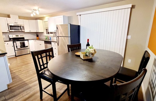 Aloha House | 2 Levels 2 Bedrooms with Office Spaces