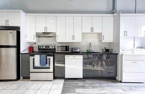 La Petite-Patrie Apartment | #2 - Loft - Plaza St-hubert - Center Montreal