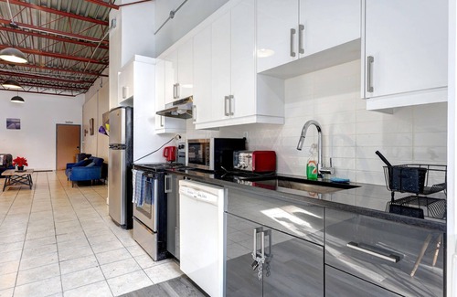 La Petite-Patrie Apartment | #2 - Loft - Plaza St-hubert - Center Montreal