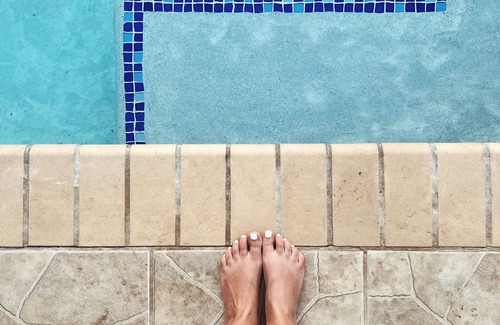 Sun Valley Apartment | (2) Lovely spacious studio with beautiful view over Willemstad with pool