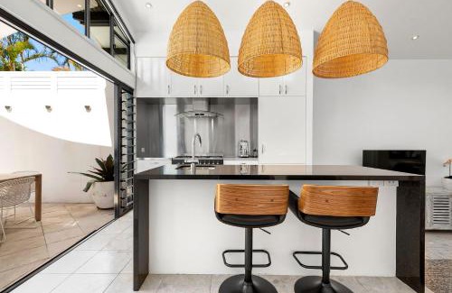 Sunshine Beach House | 2 Luna Noosa - Spacious Retreat in Elevated Location
