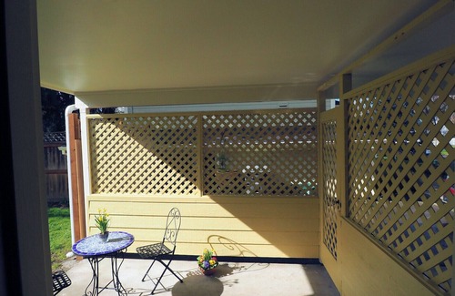 Hillsboro House | 2 Master Suites - newly renovated!