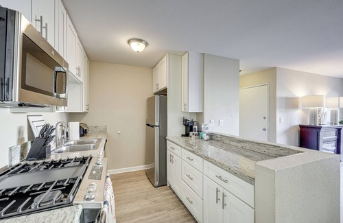 Port Hueneme Condo | 2 Mi to Beaches: Condo w/Patio in Port Hueneme!