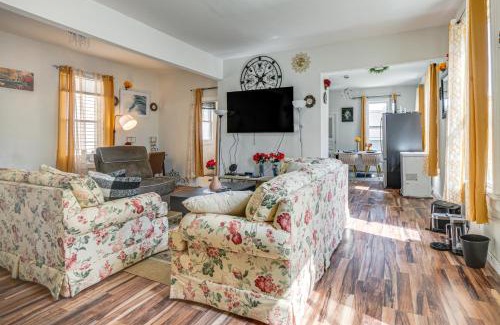 Harambee House | 2 Mi to Dtwn Milwaukee Family Home with Yard