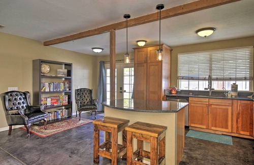 Fairview Historic District Cottage | 2 Mi to Dtwn Phoenix: Cottage w/Private Yard!