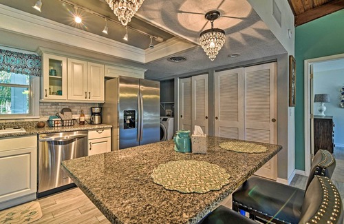Homosassa House | 2 Mi to Homosassa Springs: Riverfront Home w/Dock