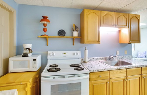 Frankfort Apartment | 2 Mi to Lake Michigan Beaches: Frankfort Getaway!