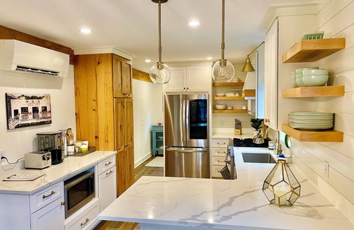 Loveitts Field House | 2 min walk to beach. New home in high end private beach community. Very walkable