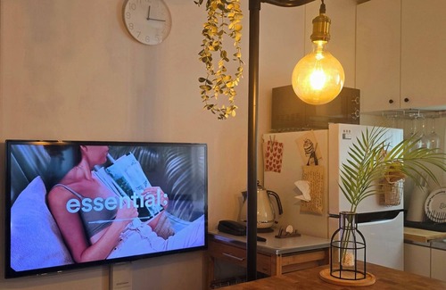 Seowon-dong Apartment | 2 mins subway St./Gangnam.Hongdae 30 mins/Family-sized studio/Long term Discount