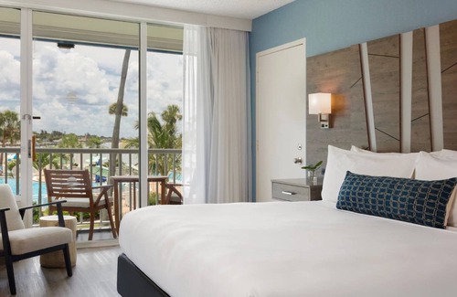 Pinellas Point Hotel | 2 Modern Retreat Near Maximo Park & Downtown Dining Scene | Fort De Soto Nearby