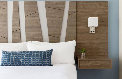 Pinellas Point Hotel | 2 Modern Retreat Near Maximo Park & Downtown Dining Scene | Fort De Soto Nearby