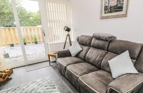 Llangefni House | 2 Mountain View