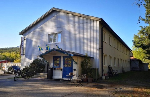 Sundsvall House | 2 person Charming holiday park home in SUNDSWALL