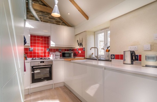 Trenance Cottage | 2 Porth Farm Cottages is a cottage that sleeps 4 guests in 2 bedrooms