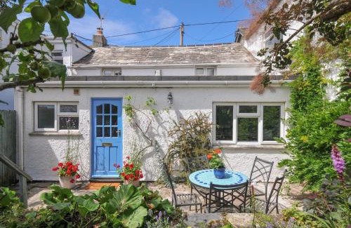 Rock House | 2 Porthilly Cottages