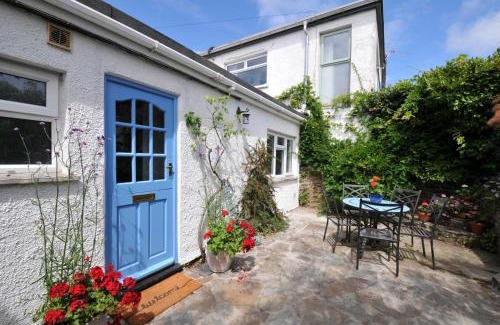 Rock House | 2 Porthilly Cottages