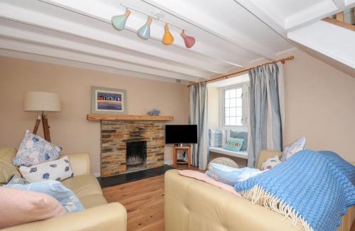 Rock House | 2 Porthilly Cottages