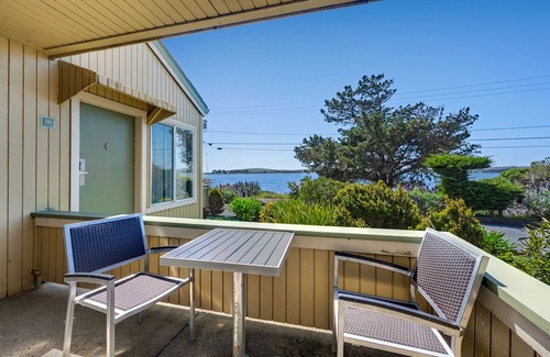 Bodega Bay House | 2 Queen ADA Room for family