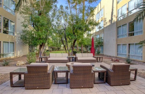 Laughlin House | 2 Queen Beds at Golden Nugget Laughlin! Close to Ken Fovargue Park!
