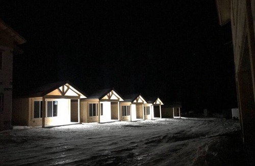 Island Park Ski Chalet | 2 Queen Beds, WIFI, Mini Fridge, Microwave, Full Bathroom