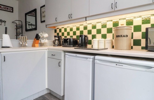 Airton House | 2 Riverside Walk