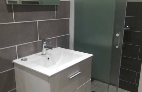 Nevers House | 2 rooms in town center near train station and shops