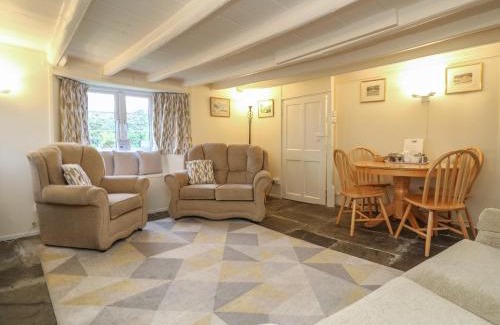 Lansallos House | 2 Rose Cottages