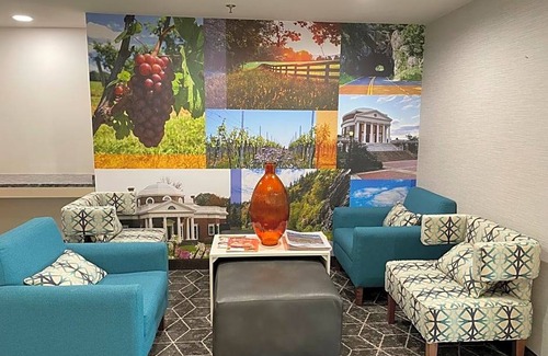 Charlottesville Hotel | 2-Star Hotel ∙ Clarion Pointe Charlottesville