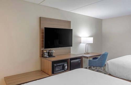 Charlottesville Hotel | 2-Star Hotel ∙ Clarion Pointe Charlottesville