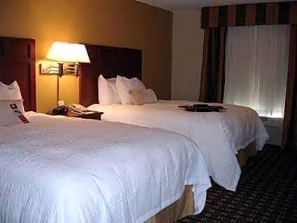 Columbia Hotel | 2-Star Hotel ∙ Hampton Inn & Suites Columbia at the University of Missouri