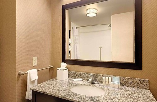 Lewiston Hotel | 2-Star Hotel ∙ Hampton Inn Lewiston-Auburn