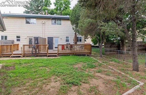 Northeast Colorado Springs Apartment | 2 story apartment in quiet neighborhood minutes to UCCS. 2bed/1.5 Bath. Garage