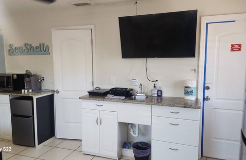 Warm Mineral Springs House | #2 Studio near mineral springs.