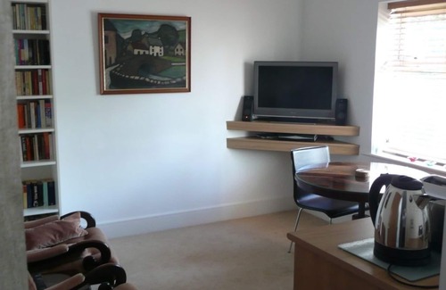 Birkenhead Bed & Breakfast | 2 Therocklands