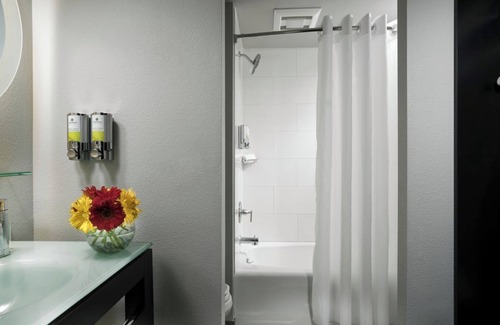 Belltown Hotel | 2 Urban Two Queen w/Tub, Hotel FIVE, Refreshing Treats, Prime Seattle Location