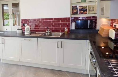 Allithwaite Cottage | 2 WEST VIEW, pet friendly, character holiday cottage in Allithwaite