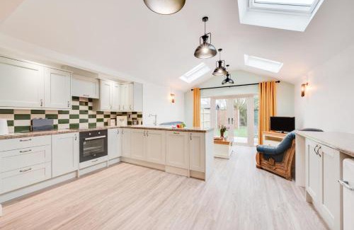 Beccles House | 2 Wissett Cottages