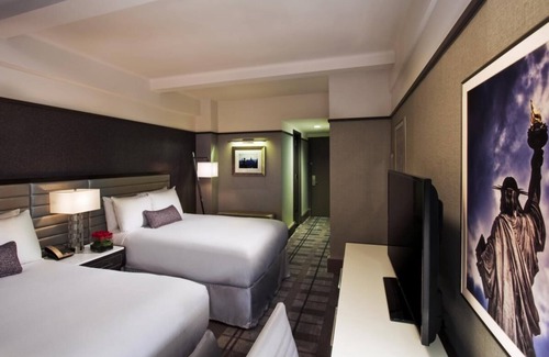 Central Park South Hotel | 2 x Classic Two Double at Park Central Hotel New York