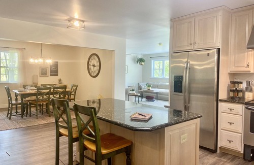 West Milton House | < 20 minutes from Bucknell. 4 minutes from Routes I-80 & 180.