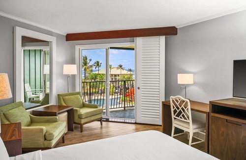 Hanamaulu Hotel | 20% off new listing discount!4 Star Beachfront Resort. AC. Restaurant. Pool. Gym