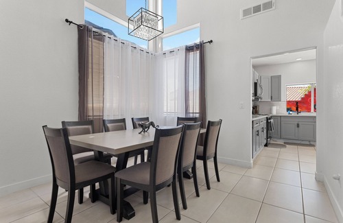 River Mountain House | 20% OFF your next Luxury Haven wt HEATED Pool-Spa & RV Parking
