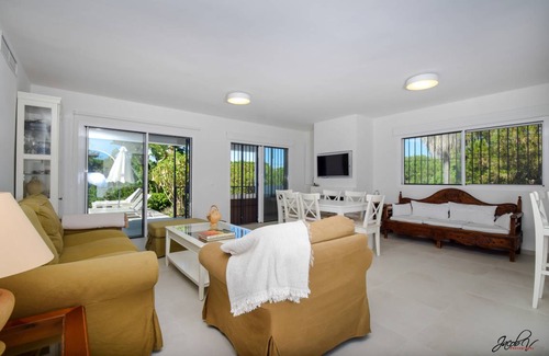 Elviria Villa | 200 m² Villa ∙ 4 bedrooms ∙ 10 guests
