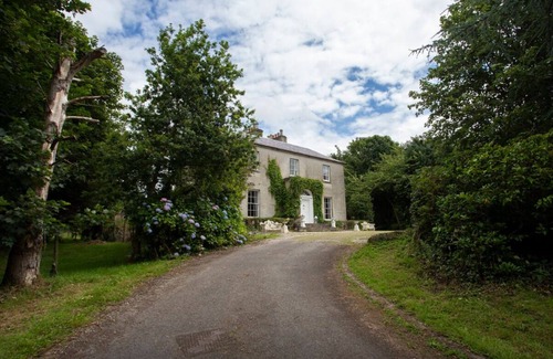 Fahan House | 200 yr old Georgian house located in beautiful Co Donegal 10 mins from beach