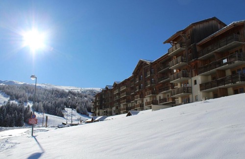 Saint-Etienne-en-Devoluy Apartment | 200m from resort center, 1st floor, view mountain, balcony, tv, ski locker, 31m², Superdévoluy